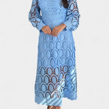 Vestido Midi de Encaje Bordado con Cuello Alto