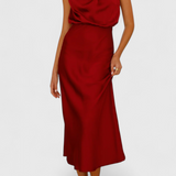Vestido Elegante de Cuello Halter Drapeado