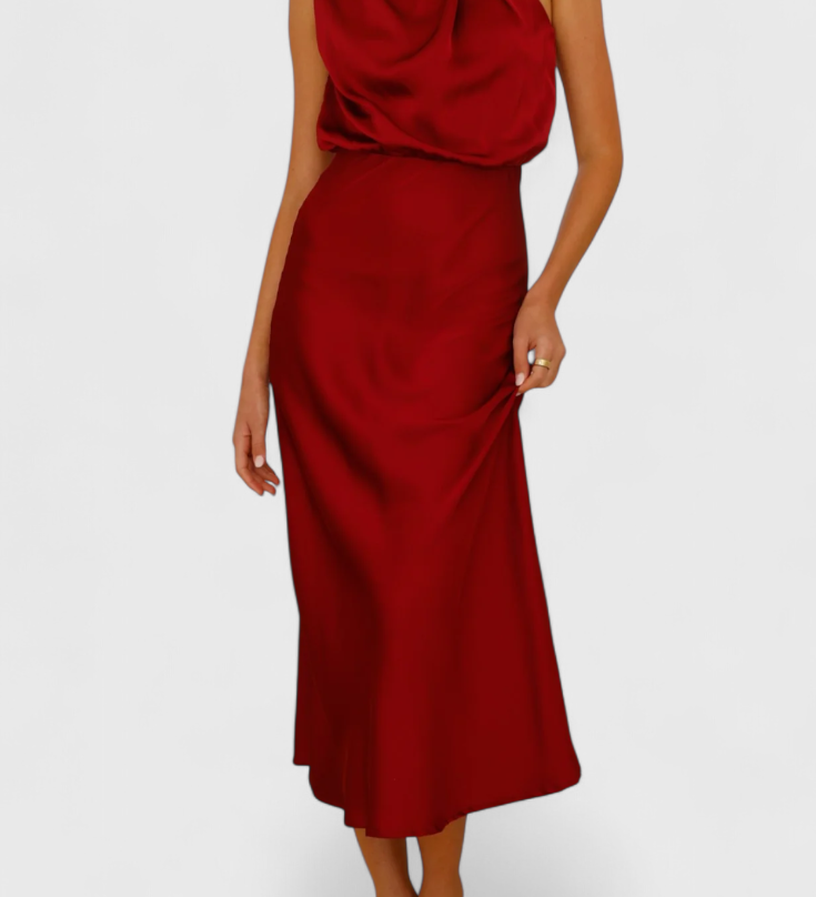 Vestido Elegante de Cuello Halter Drapeado