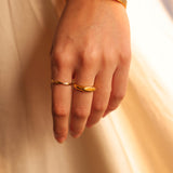 Anillo Curva Moderna