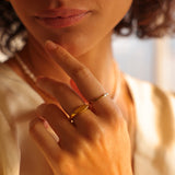 Anillo Curva Moderna