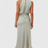 Vestido Elegante de Cuello Halter Drapeado