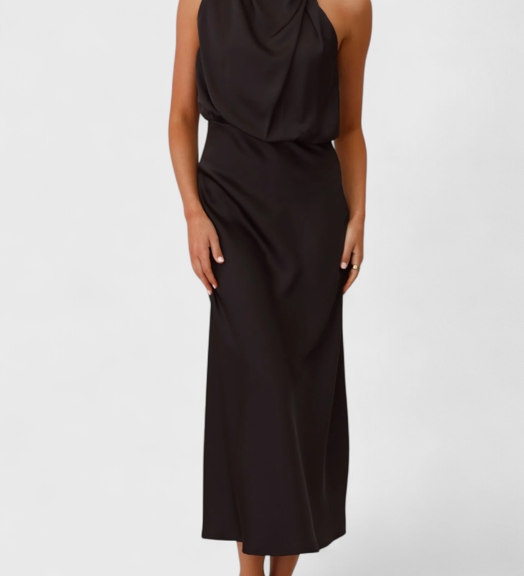 Vestido Elegante de Cuello Halter Drapeado