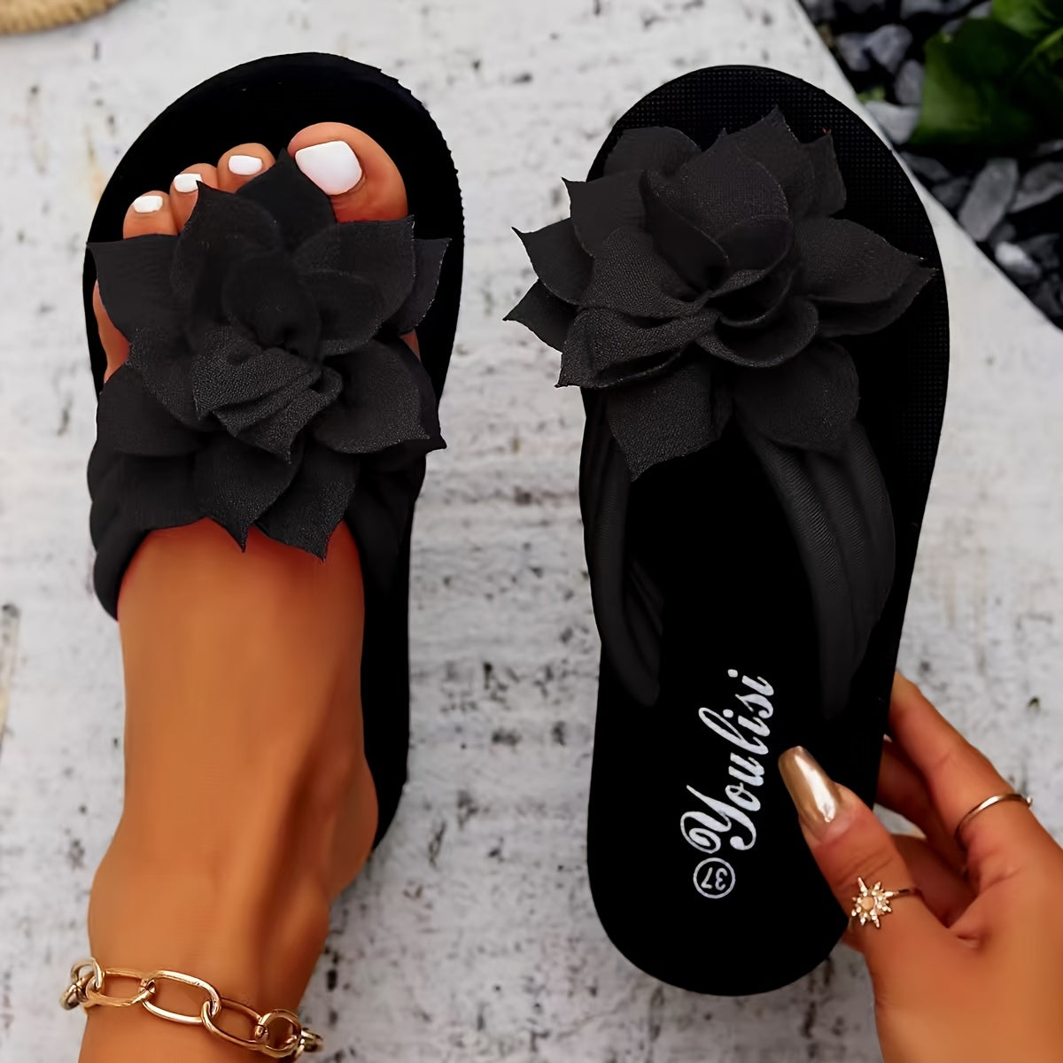 Alejandra | Sandalias con flor elegante