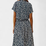 Vestido Midi de Lunares con Cuello Camisero y Cintura Ajustable