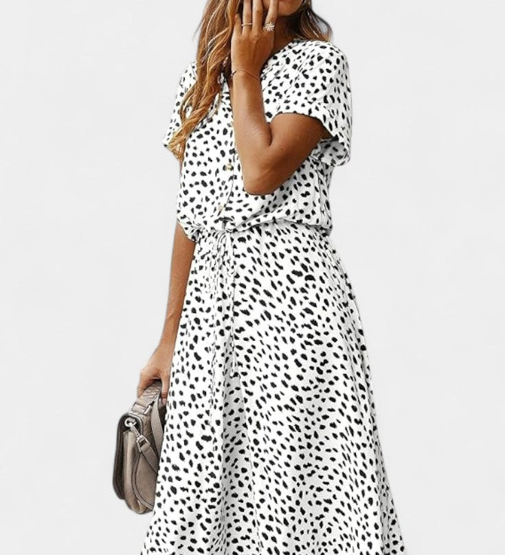 Vestido Midi de Lunares con Cuello Camisero y Cintura Ajustable