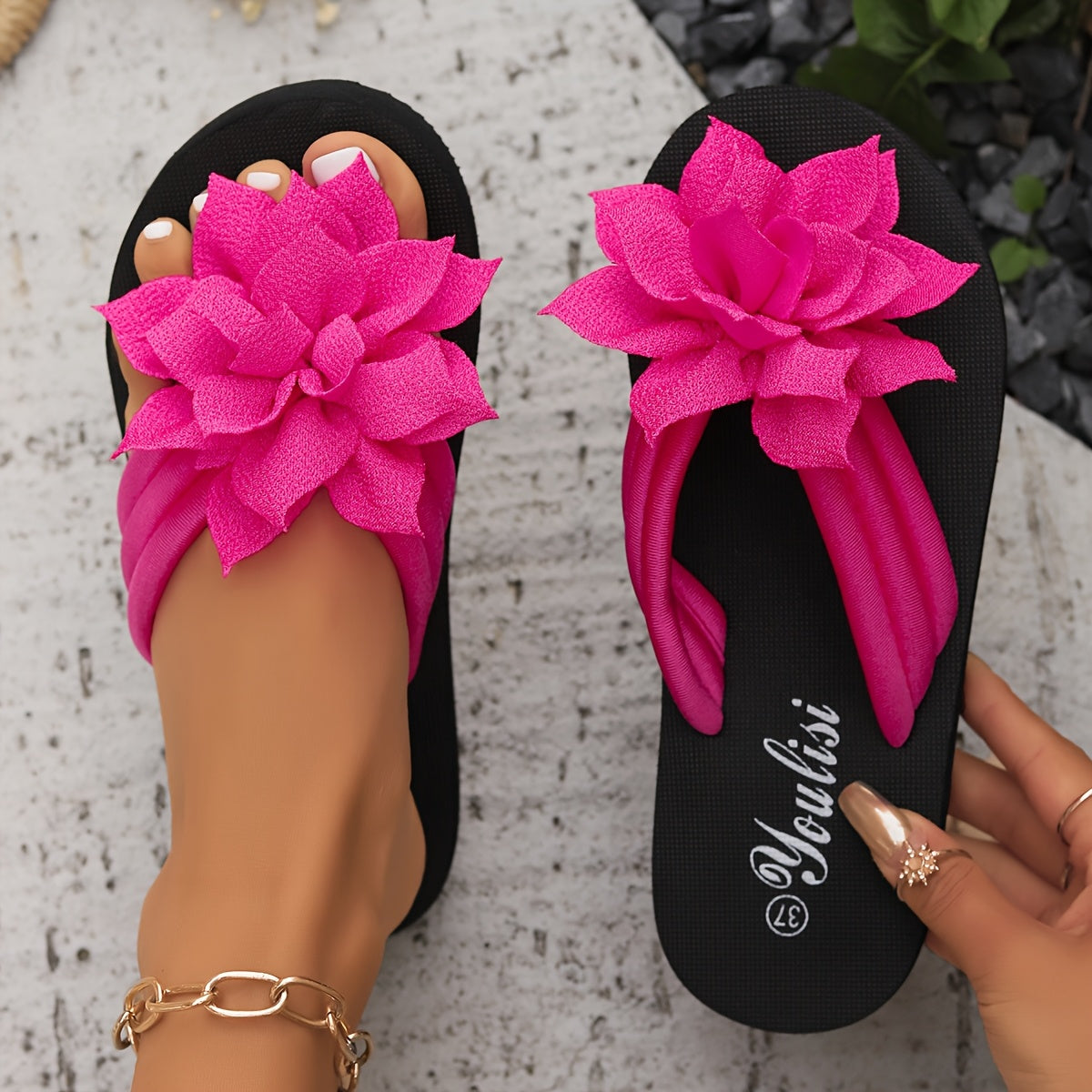 Alejandra | Sandalias con flor elegante