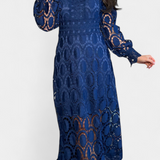 Vestido Midi de Encaje Bordado con Cuello Alto