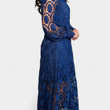 Vestido Midi de Encaje Bordado con Cuello Alto