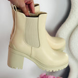 Botas Kitty Heels - Beige