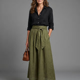 Conjunto Blusa Negra y Falda Midi Verde Oliva