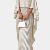 Vestido Maxi de Cuello Alto con Pliegues y Mangas de Volante