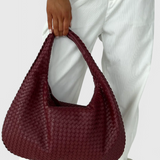 Bolso de Hombro Tejido con Herrajes Plateados