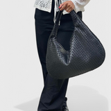 Bolso de Hombro Tejido con Herrajes Plateados