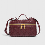 Bolso Mini Tejido con Accesorios Dorados