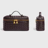 Bolso Mini Tejido con Accesorios Dorados