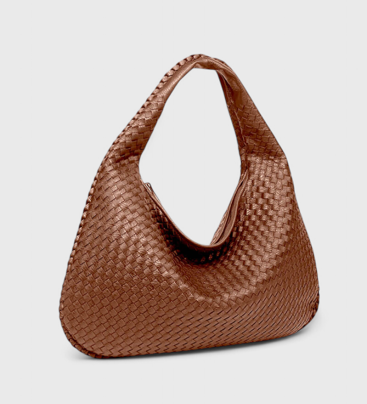 Bolso de Hombro Tejido con Herrajes Plateados