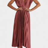Vestido de Pliegues con Escote Drapeado y Cintura Alta