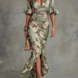 Vestido Largo Floral en Satén con Escote en V y Manga Volante