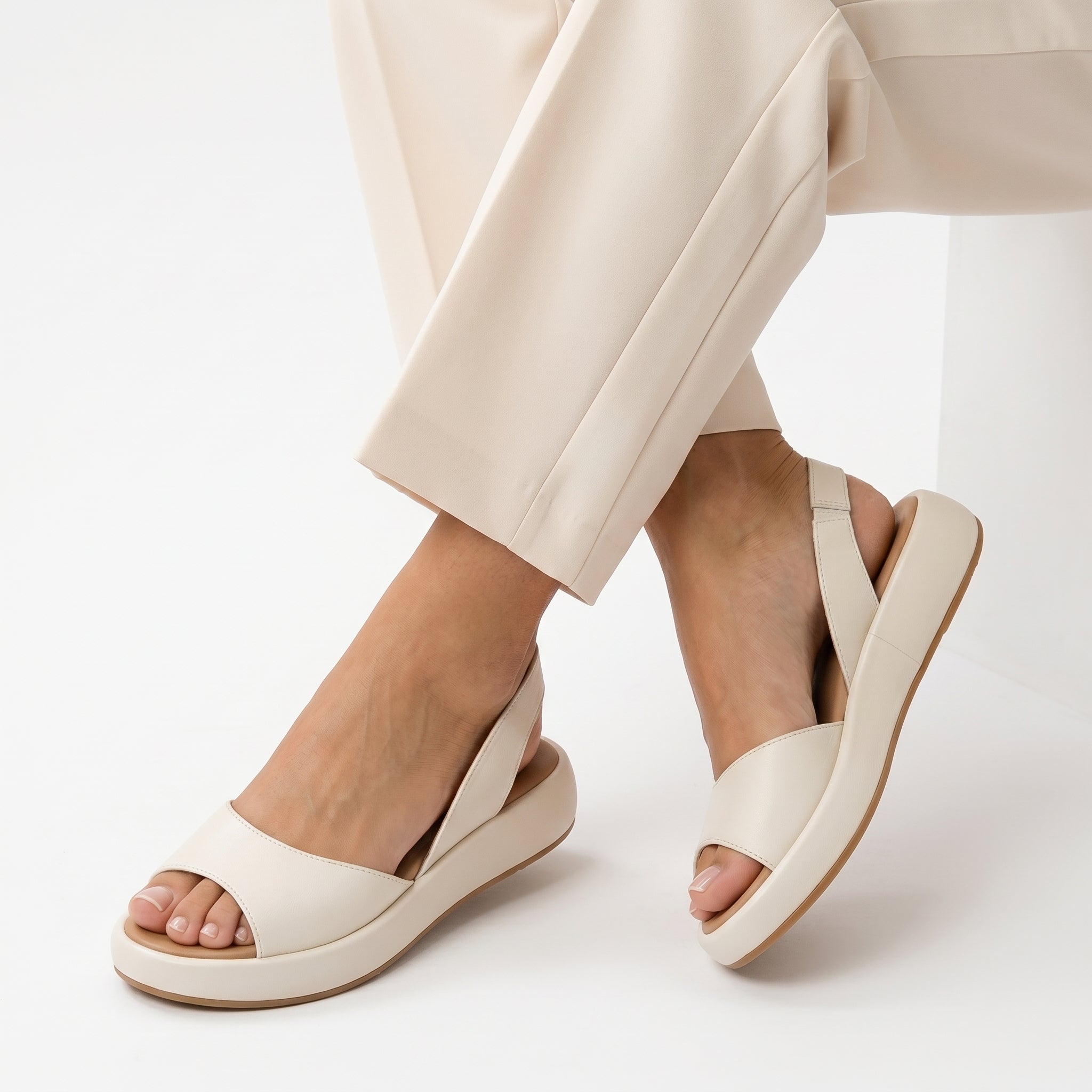 Claudia – Sandalias planas con plantilla anatómica