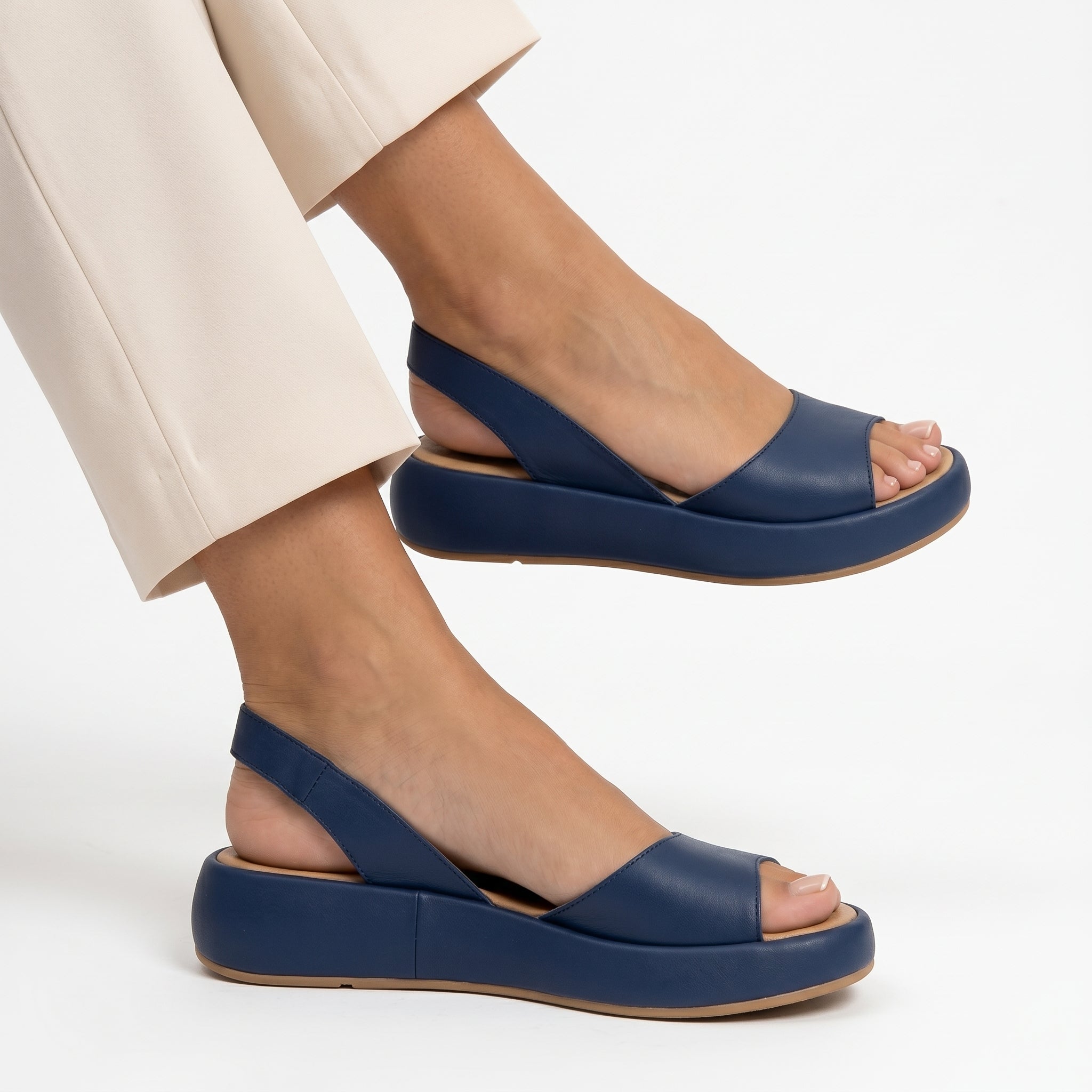 Claudia – Sandalias planas con plantilla anatómica