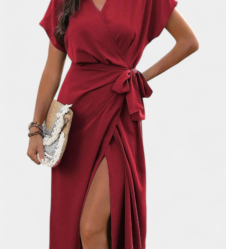 Vestido Cruzado con Cinturón y Abertura Sutil