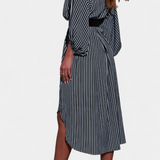 Vestido Rayado con Cinturón y Cuello de Muesca
