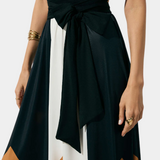 Vestido Largo Polimórfico con Espalda Abierta y Silueta Versátil