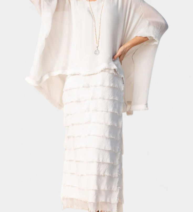 Vestido Midi con Volantes y Bordes Deshilachados
