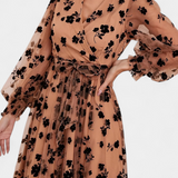 Vestido Maxi de Encaje Floral con Mangas de Linterna