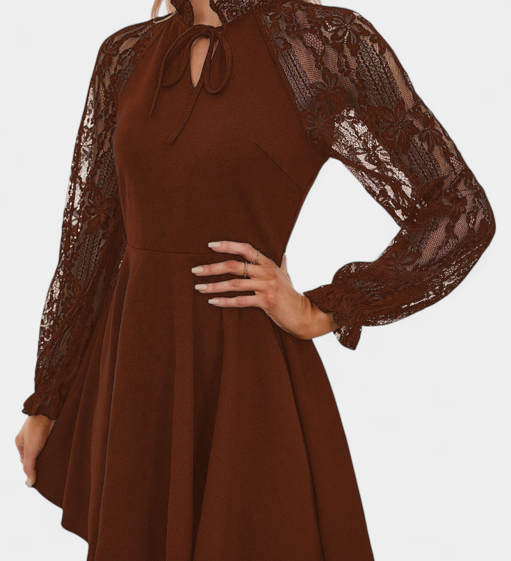 Vestido Mini de Encaje Floral con Mangas Largas