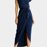 Vestido Midi Envolvente con Abertura Lateral