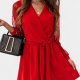 Vestido Mini Elegante con Escote Sofisticado y Silueta Favorecedora