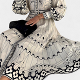 Vestido Maxi con Botones Bordados de Estilo Folk