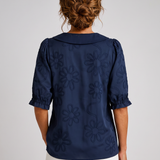 Clotilde™ | Blusa con cuello Peter Pan y bordado floral