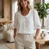 Clotilde™ | Blusa con cuello Peter Pan y bordado floral