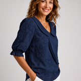 Clotilde™ | Blusa con cuello Peter Pan y bordado floral