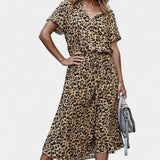 Vestido Midi de Lunares con Cuello Camisero y Cintura Ajustable